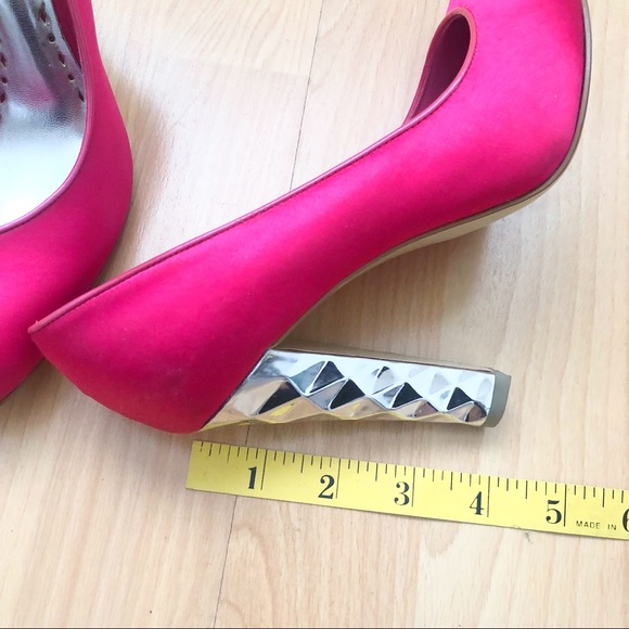 BCBGirls Debra hot pink satin pumps sz 5.5 - Picture 6 of 10